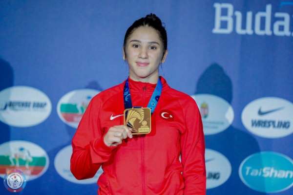 Bartın Üniversitesi öğrencisi Zeynep Yetgil'den bronz madalya