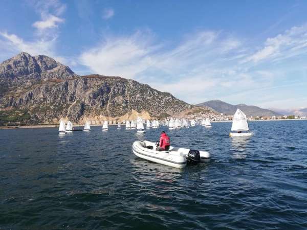 Eğirdir'deki 4.Altın Elma Optimist Yelken Yarışları ödül töreni ile tamamlandı