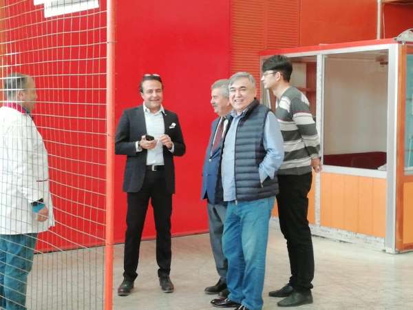 Özbekistan Büyükelçisi EMKO'nun fabrikasını gezdi 