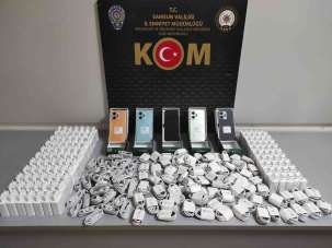 Samsun'da kaçak cep telefonu ve adaptörü ele geçirildi