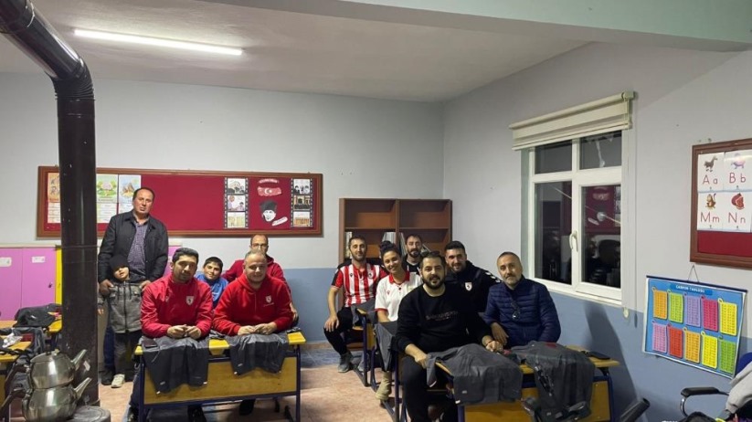 Samsunspor taraftarlarından kırsal okullara destek