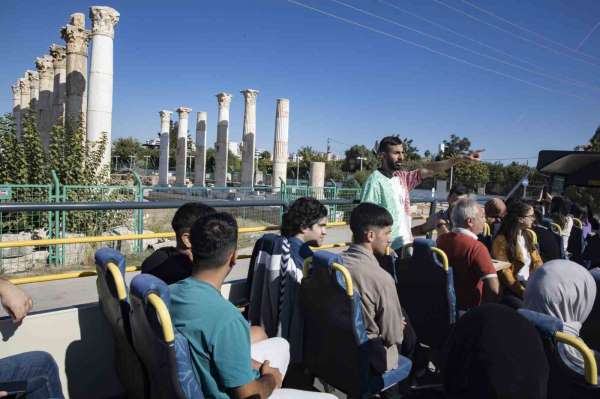 Mersin'de üniversite öğrencileri için kent tanıtım turu düzenleniyor