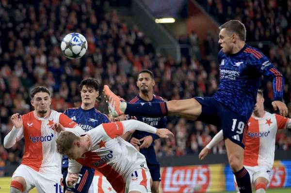 Arsenal, Şampiyonlar Ligi'nde 4'te 4 yaptı