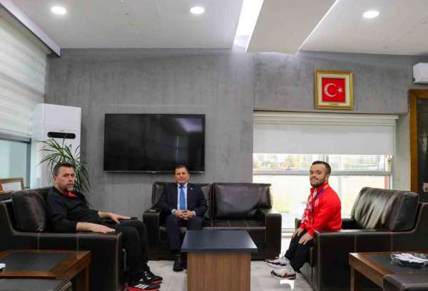 Şampiyondan İl Müdürü Kabakcı'ya ziyaret