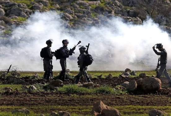 İsrail askerleri 28 Filistinliyi yaraladı