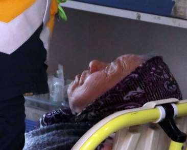 Yangından kurtuldu ilk sorduğu kuşu oldu