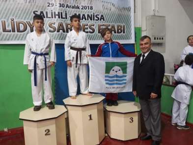 Foçalı karateciler Ege Karate Ligi'ne puanla başladı