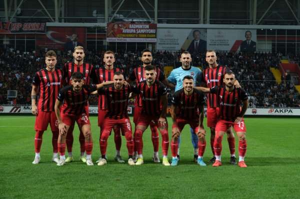 24Erzincanspor Amedspor'un liderliğine son verdi