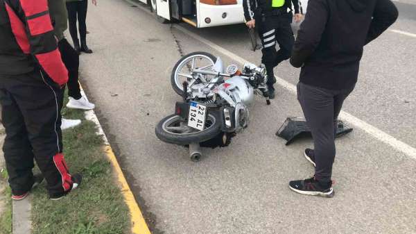 Edirne'de otobüs, otomobil ile motosikletin karıştığı kazada 1 kişi yaralandı