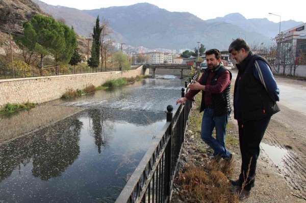 Tersakan Çayı kirlilik nedeniyle köpürdü: 'Uykularımız kaçıyor'