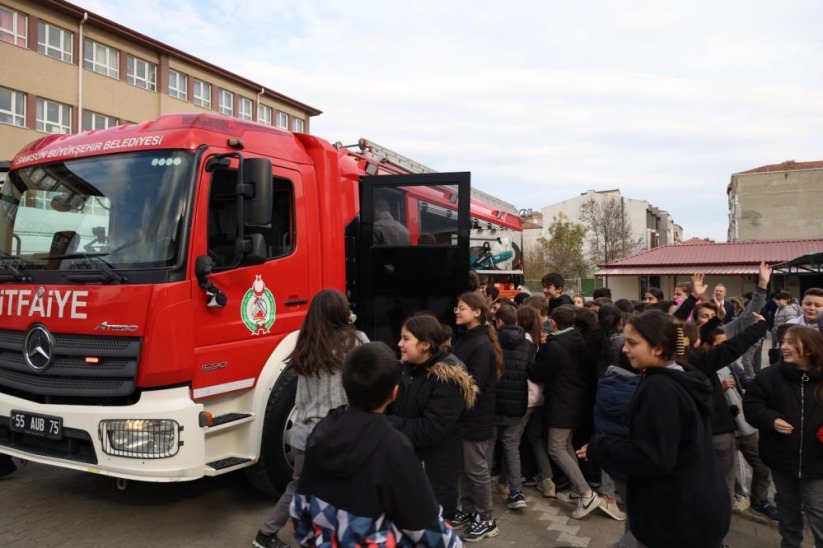 Samsun'da okulda nefes kesen yangın tatbikatı