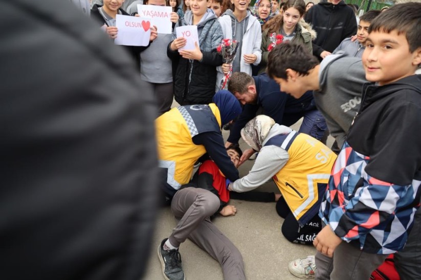 Samsun'da okulda nefes kesen yangın tatbikatı