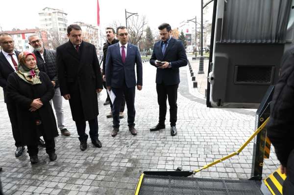Kütahya'da engelli sporcularına özel araç
