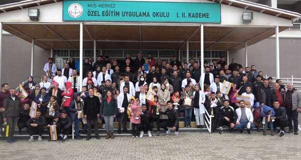 Muşspor Kulübü galibiyetini özel çocuklarla kutladı