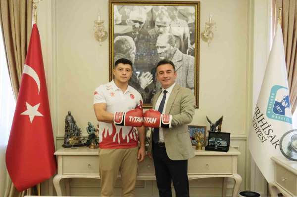 Başkan Dökmeci, 'Milli sporcumuz Doğan Kılıç bizi gururlandırdı'