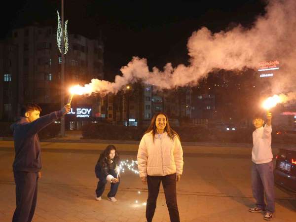 Dünya şampiyonu Asuman'a memleketinde coşkulu karşılama