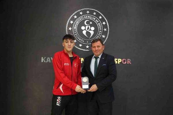 Kenan Eren Kahraman'dan Ali İhsan Kabakcı'ya ziyaret