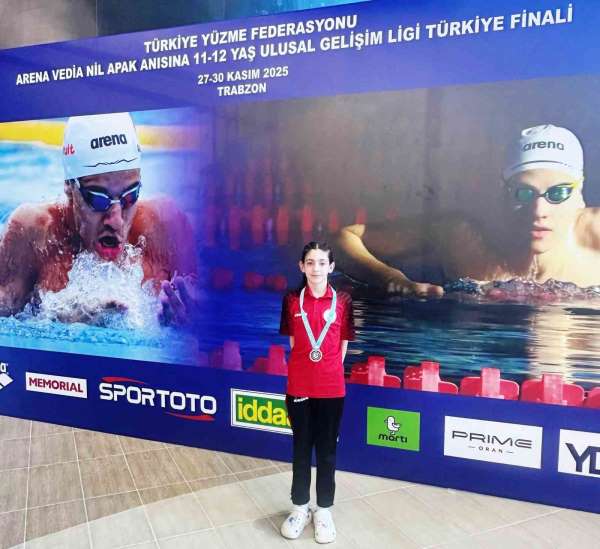 Körfezli yüzücü Trabzon'dan madalyayla döndü