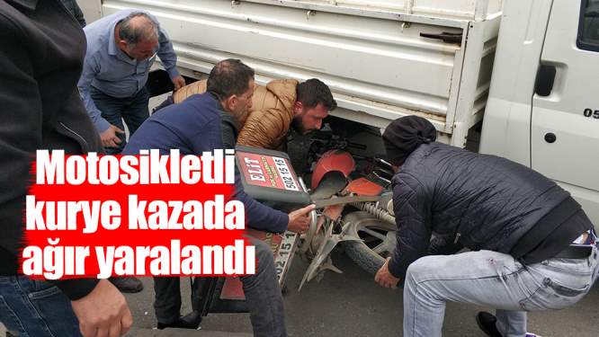 Motosikletli kurye kazada ağır yaralandı