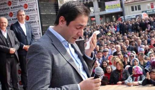 Devir teslim töreninde vekil göz yaşlarına hakim olamadı 