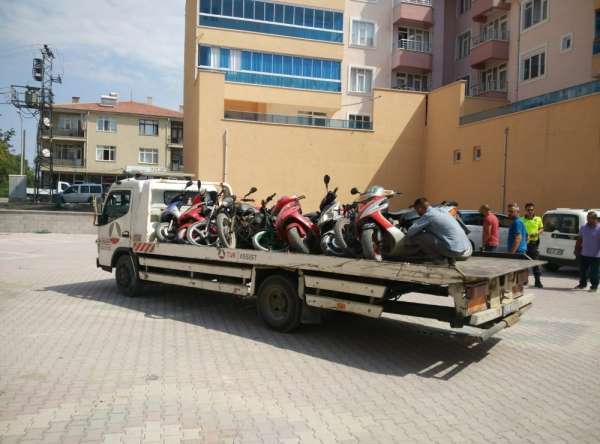 Kulu'da ekipler plakasız motosikletlere göz açtırmıyor 