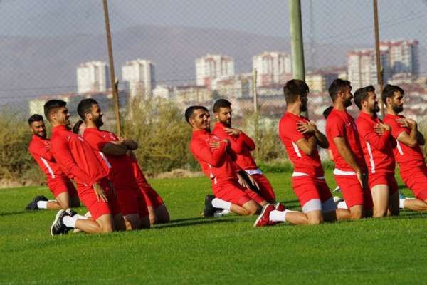 Nevşehir Belediyespor, Pazarspora'a bileniyor 
