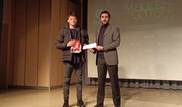 Lise öğrencisi yarışmada kazandığı 6 bin TL'lik ödülü Filistin'e bağışladı