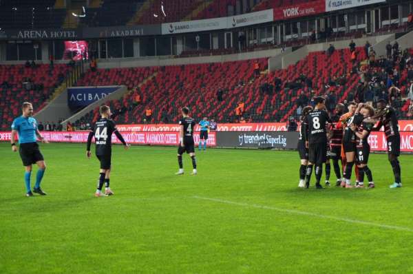 Trendyol Süper Lig: Gaziantep FK: 2 - Pendikspor: 2