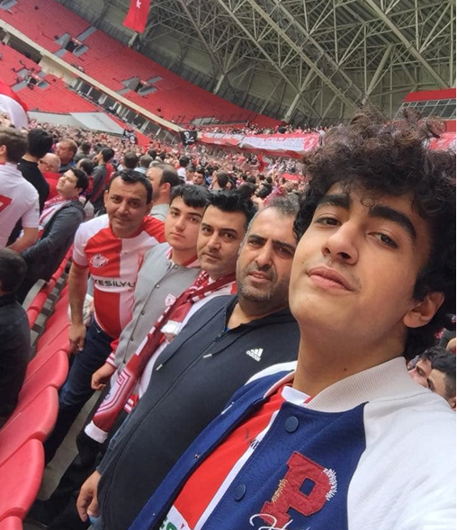 'Büyüklük ve Aidiyet'