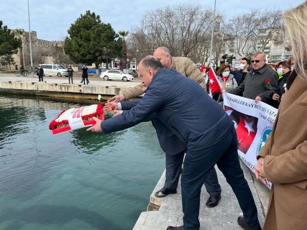 Sinop'ta mübadelenin 99. yıl dönümü nedeniyle denize çelenk bırakıldı