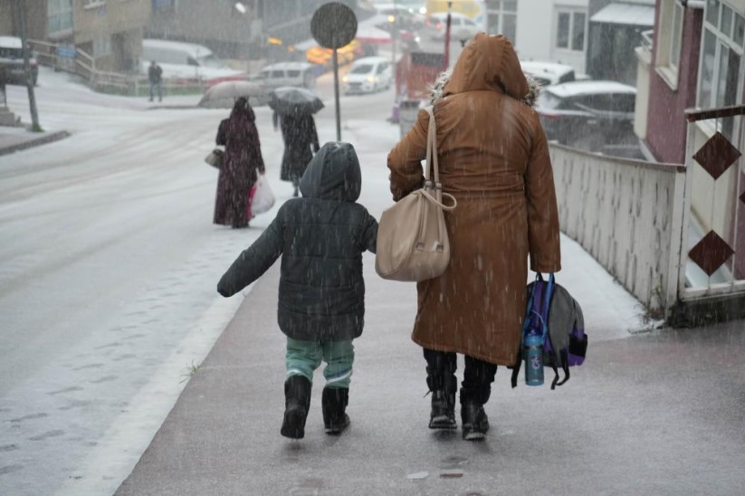 Samsun'a beklenen kar geldi