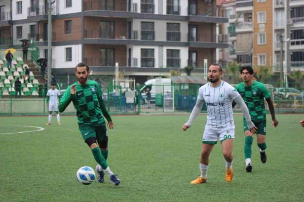 Salihli Belediyespor, Özçamdibispor'a farklı kaybetti