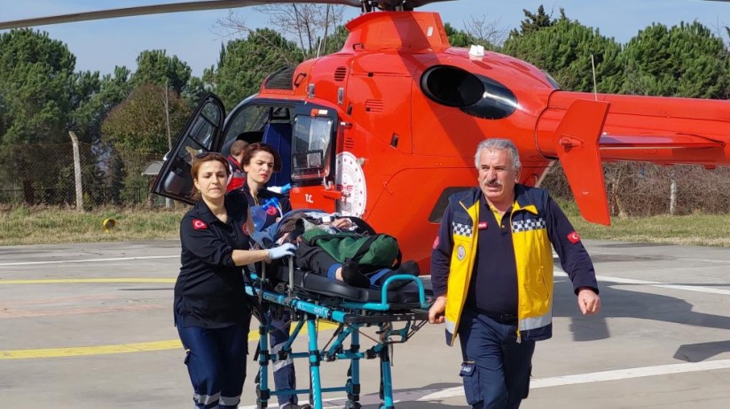 Samsun'da beyin kanaması geçiren yaşlı adamın yardımına ambulans helikopter yetişti