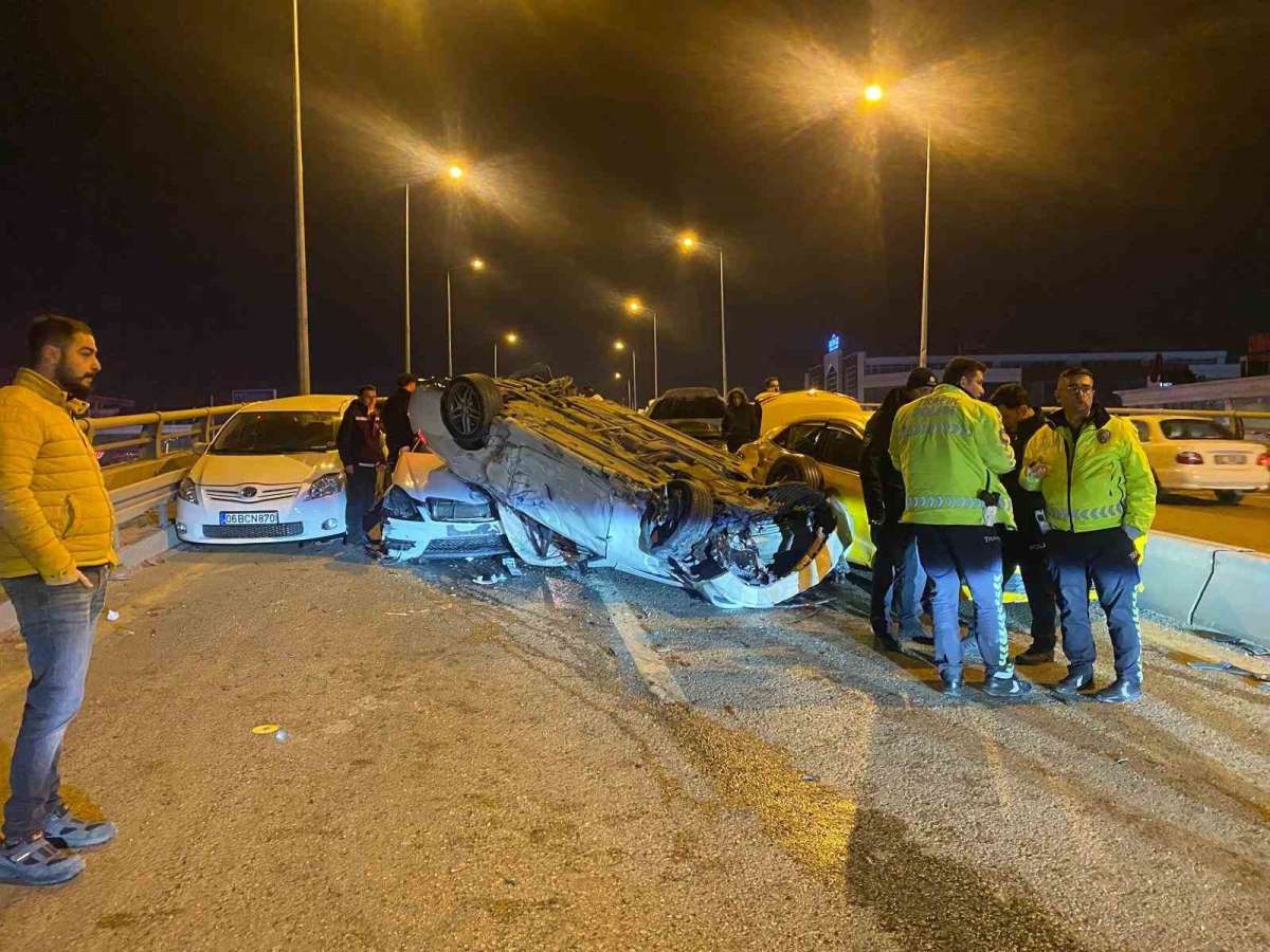 Ankara'da 9 araçlı zincirleme kaza: 4 yaralı
