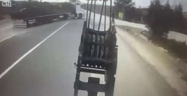 Feci kaza kameraya saniye saniye yansıdı