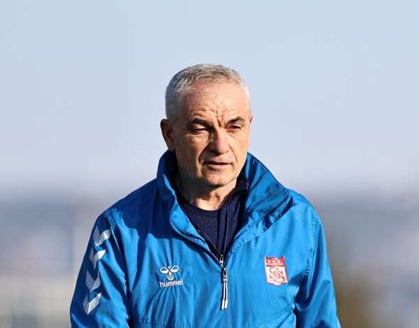 Sivasspor'da Rıza Çalımbay ilk idmanına çıktı