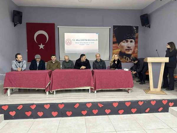 Türkeli'de öğrenciler mesleğin ustalarıyla buluştu