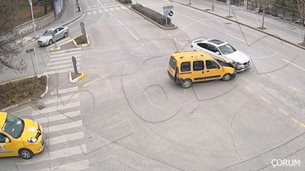 Çankırı, Çorum ve Kırıkkale'deki trafik kazaları KGYS kamerasında