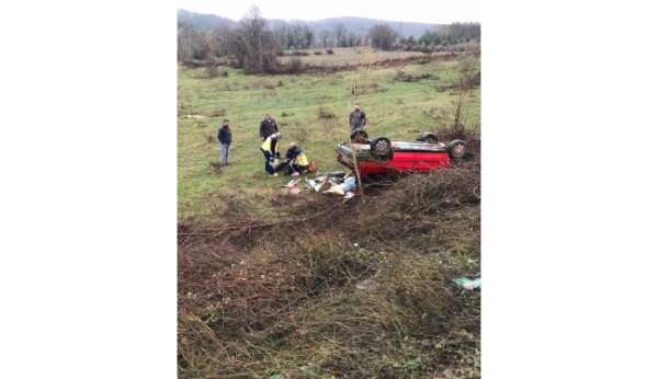 Ayancık'ta otomobil şarampole devrildi: 1 yaralı - Sinop haber