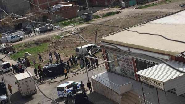 Hırsız kovalarken zırhlı araç kaza yaptı: 1'i polis 2 kişi yaralandı - Diyarbakır haber