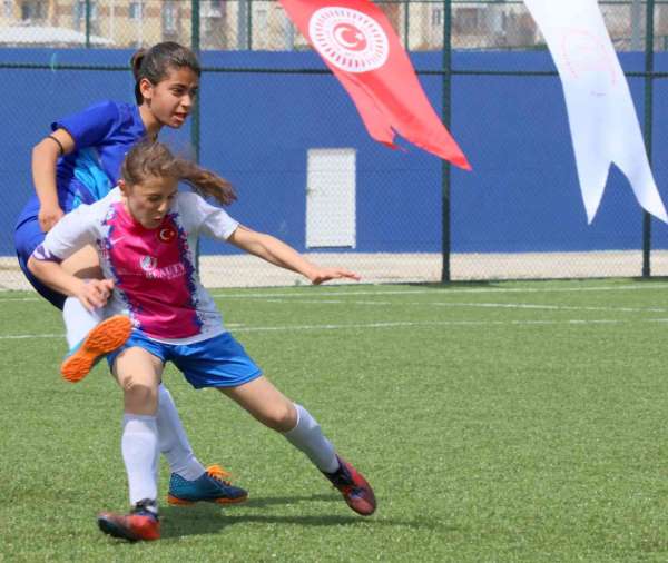 'TBMM 23 Nisan Futbol Turnuvası' Mahallede Maç Var Yarı Final müsabakaları tamamlandı