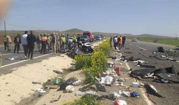 Şanlıurfa'da trafik kazası: Çok sayıda ölü ve yaralılar var