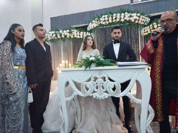 Abdülkerim Bardakcı'dan, Şanlıurfa'da halay şov