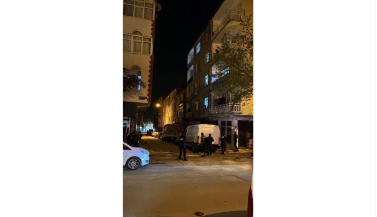 Elazığ'da silahlı saldırı: Park halindeki araca ateş edip kaçtılar
