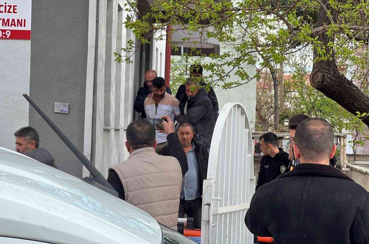 Hırsızlıktan aranan şüpheli havalandırmadan kaçamayınca intihara kalkıştı