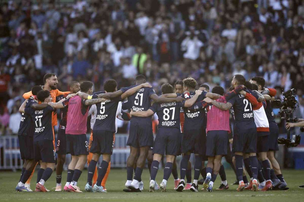 Ligue 1'de Paris Saint-Germain, 6 hafta kala şampiyonluğunu ilan etti