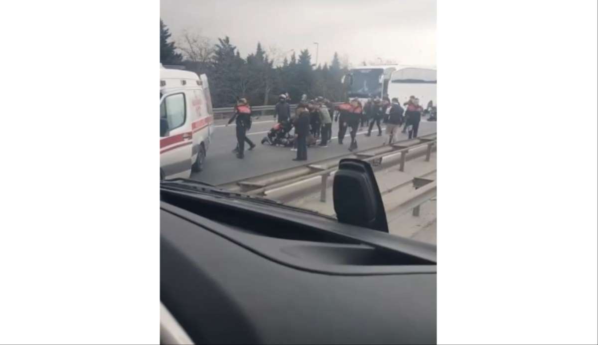 TEM Otoyolunda zincirleme kazada 4 polis memuru yaralandı