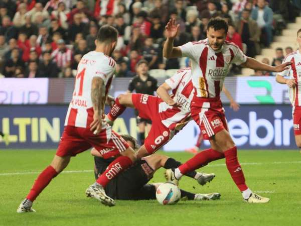 Trendyol Süper Lig: Antalyaspor: 2 - Samsunspor: 1