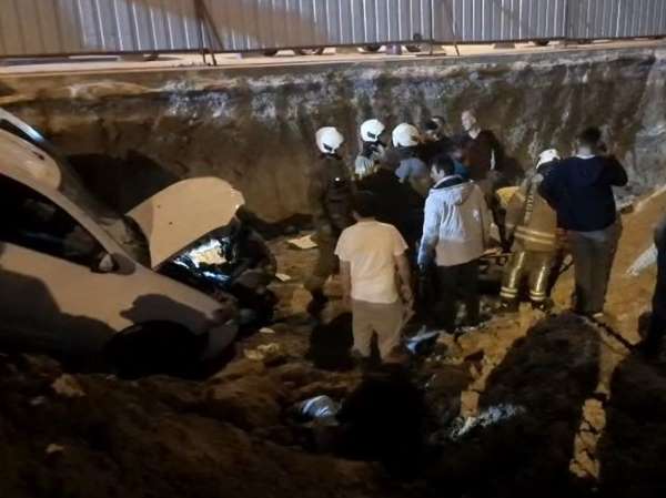Arnavutköy'de feci kaza, bekçiye çarpıp şantiye alanına uçtu