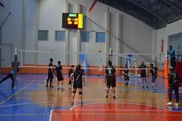 Bulanık'ta 'Voleybol Turnuvası' sona erdi